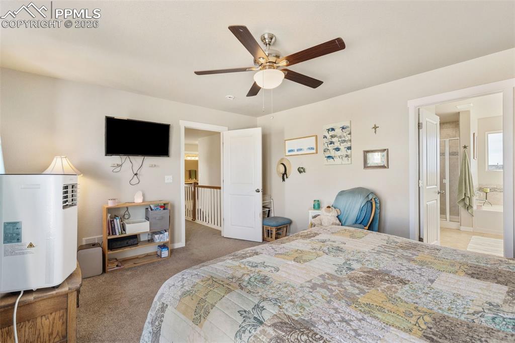 Image 15 of 34: Bedroom