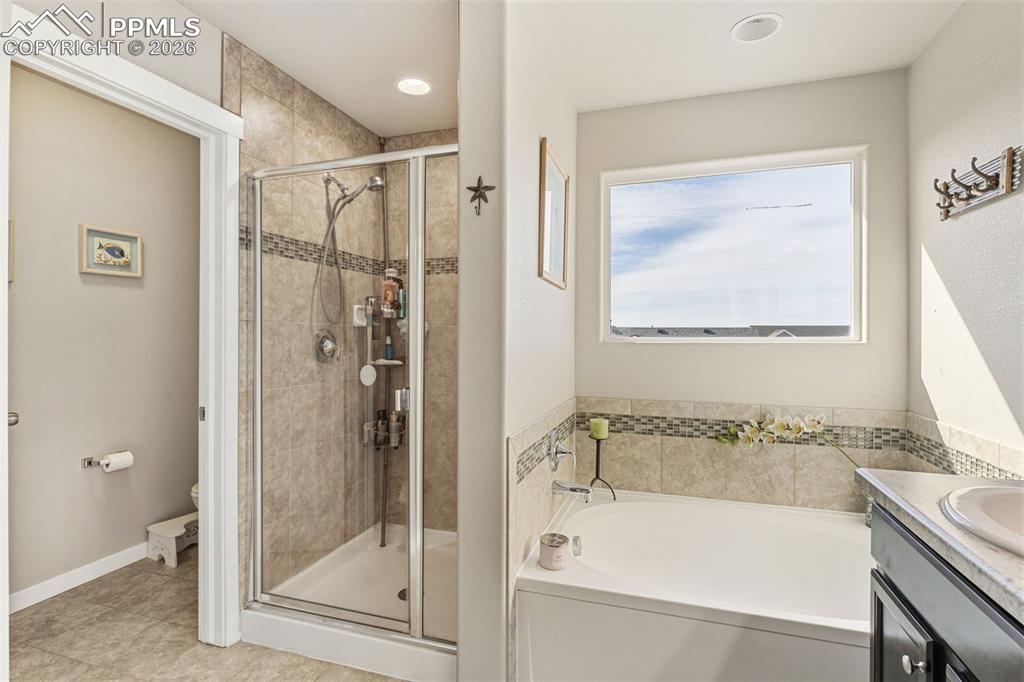 Image 17 of 34: Bathroom