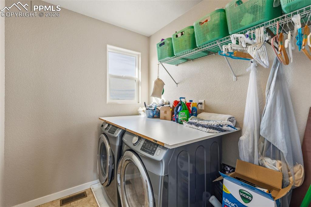 Image 21 of 34: Laundry