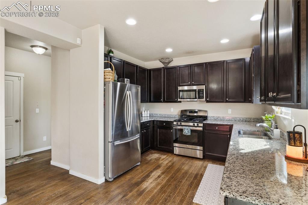 Image 8 of 34: Kitchen