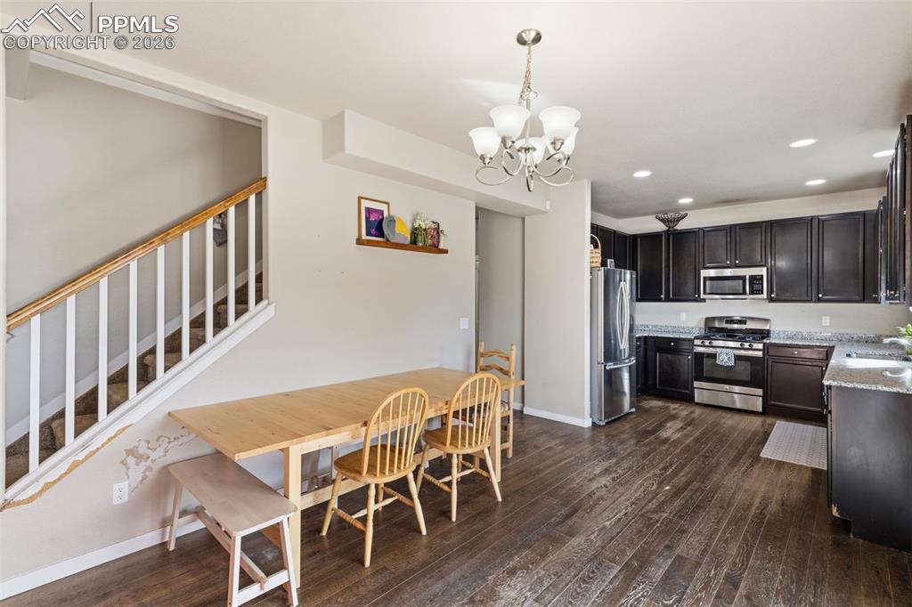 Image 9 of 34: Dining Area