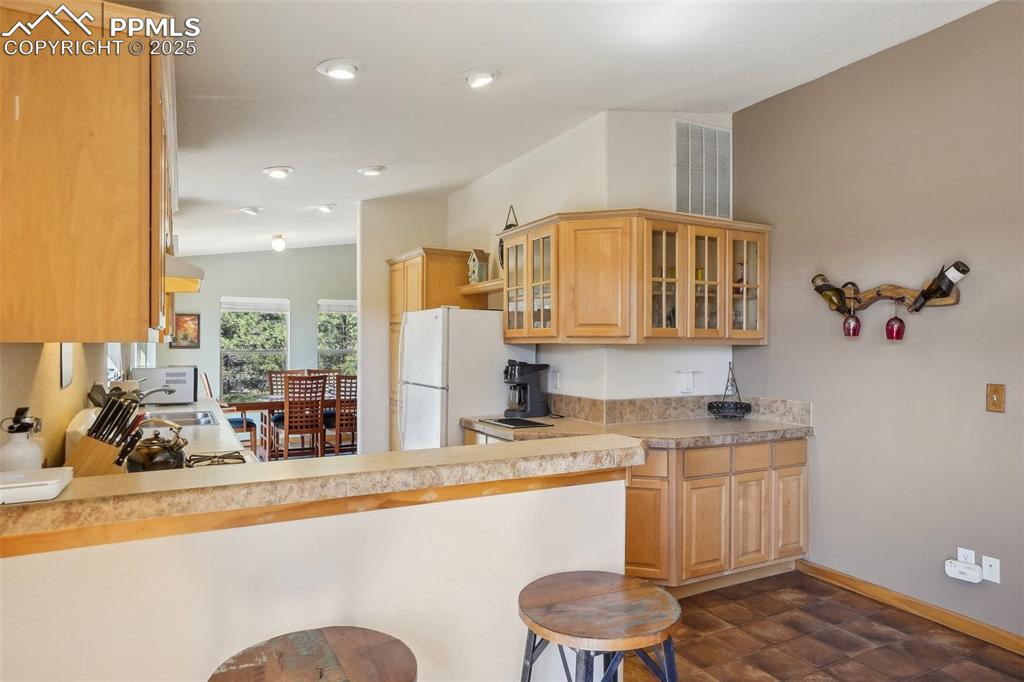 Image 10 of 33: Kitchen
