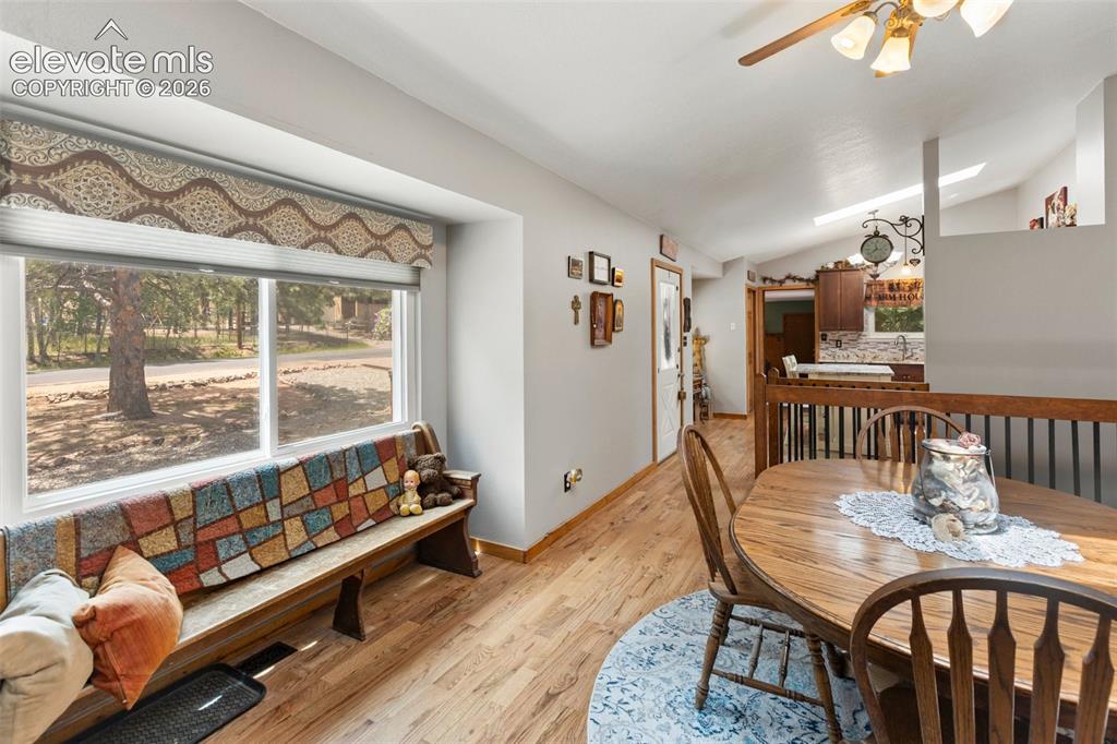 Image 22 of 49: Dining Area