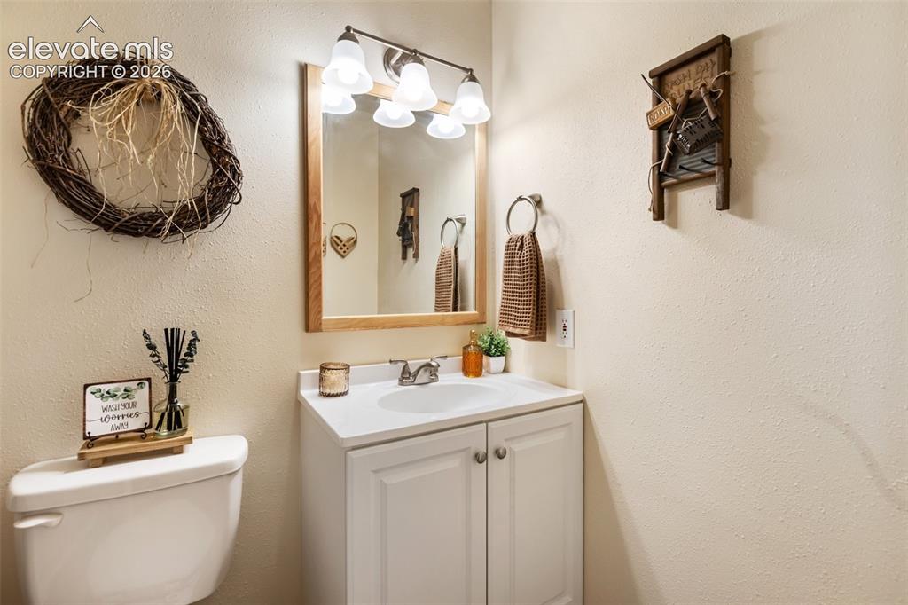 Image 38 of 49: Bathroom