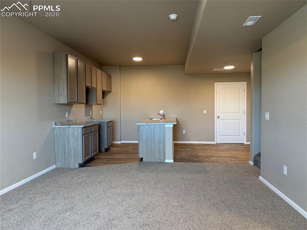 Image 6 of 27: Kitchen