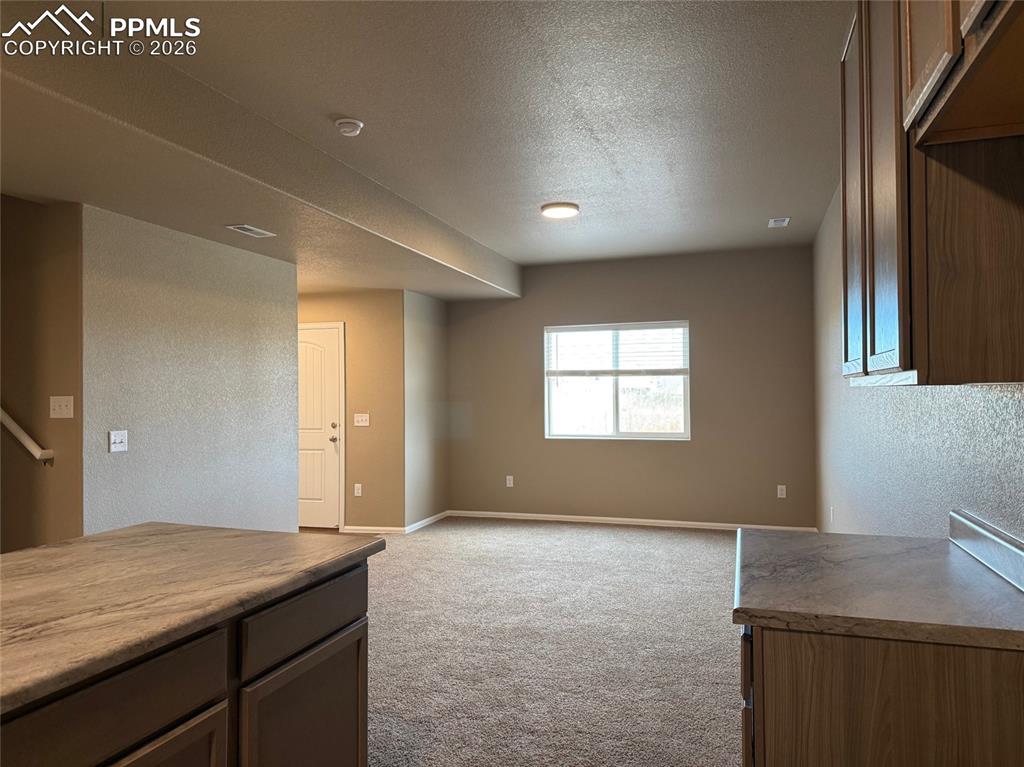 Image 8 of 27: Kitchen