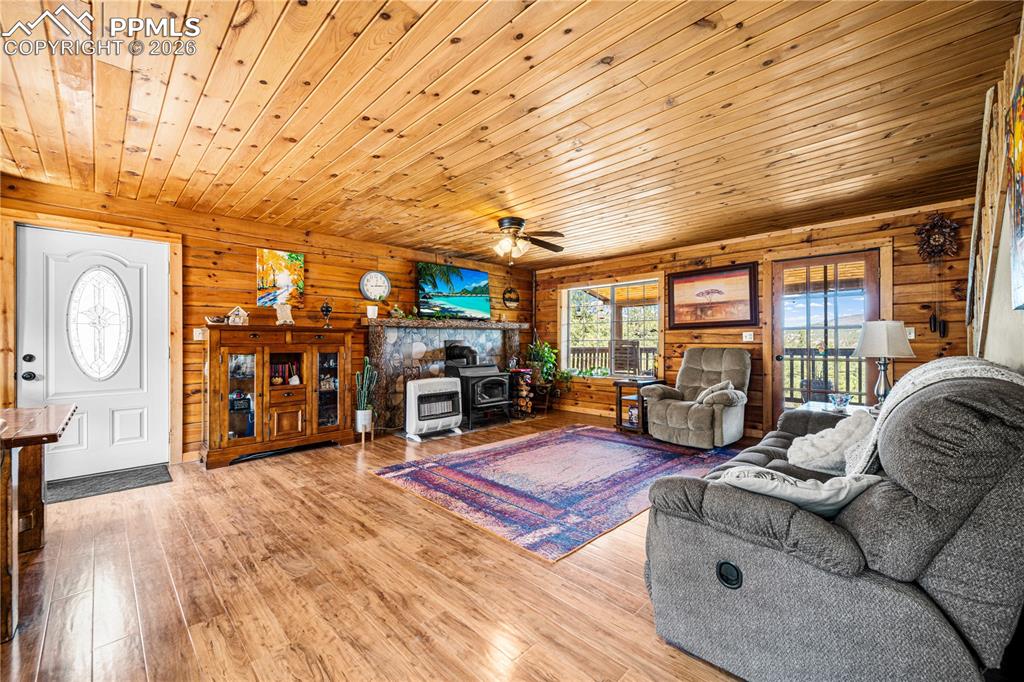 Image 10 of 38: Living Room