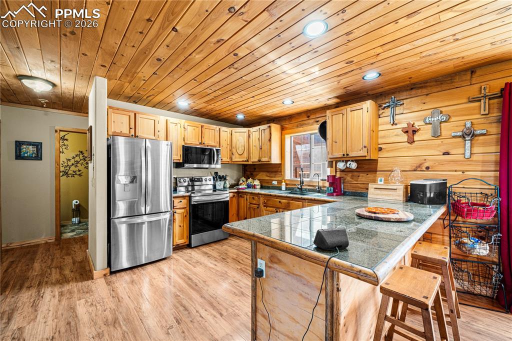 Image 12 of 38: Kitchen