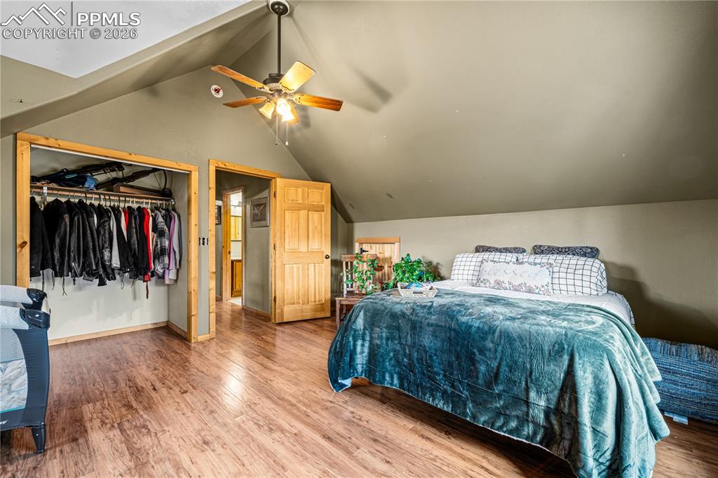 Image 21 of 38: Bedroom