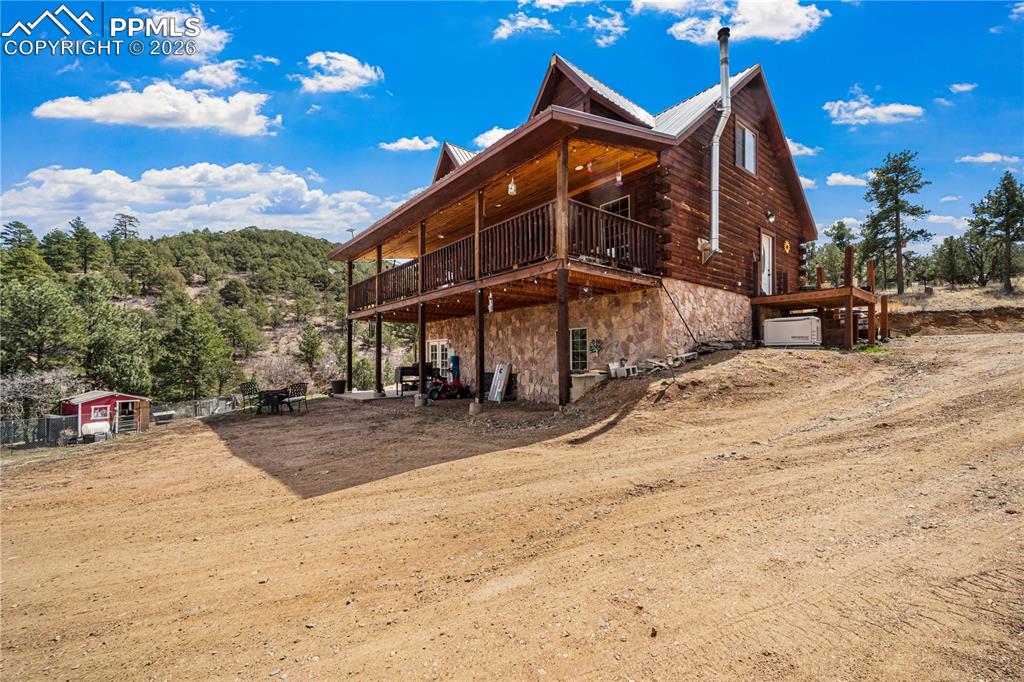 Image 3 of 38: Back of Structure