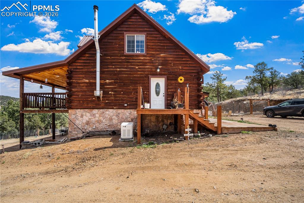 Image 4 of 38: Back of Structure