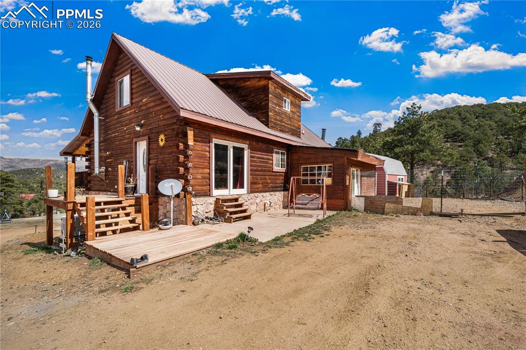 Image 5 of 38: Back of Structure