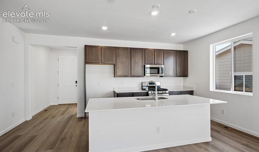 Image 6 of 26: Kitchen