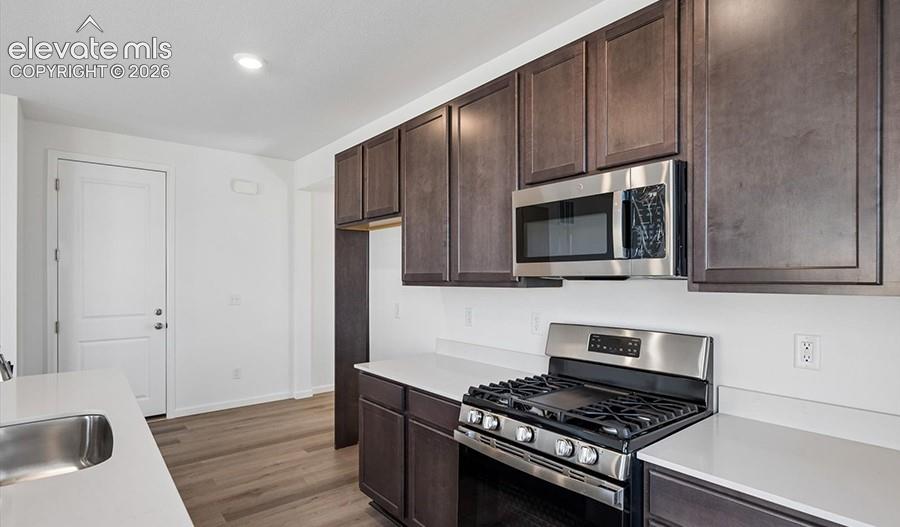 Image 8 of 26: Kitchen