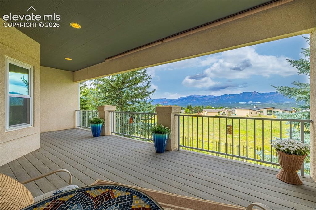 Image 9 of 36: Deck