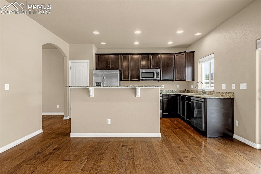 Image 13 of 32: Kitchen