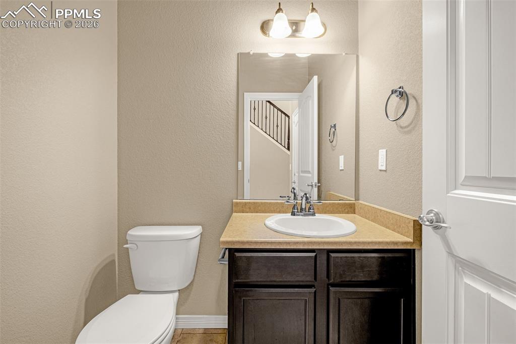 Image 24 of 32: Bathroom