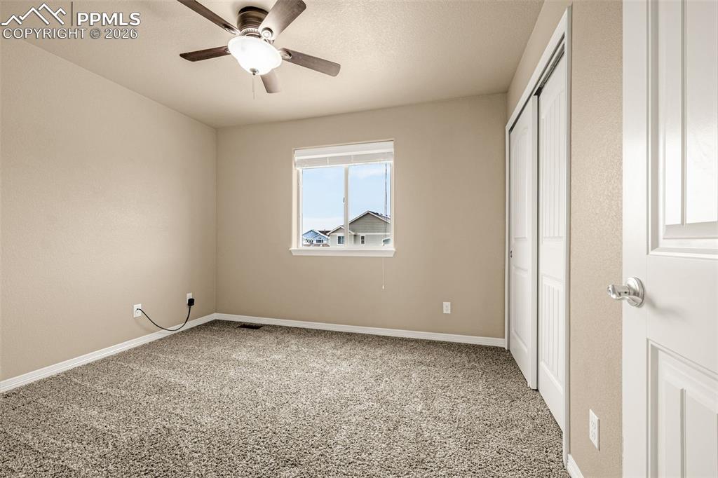 Image 26 of 32: Bedroom