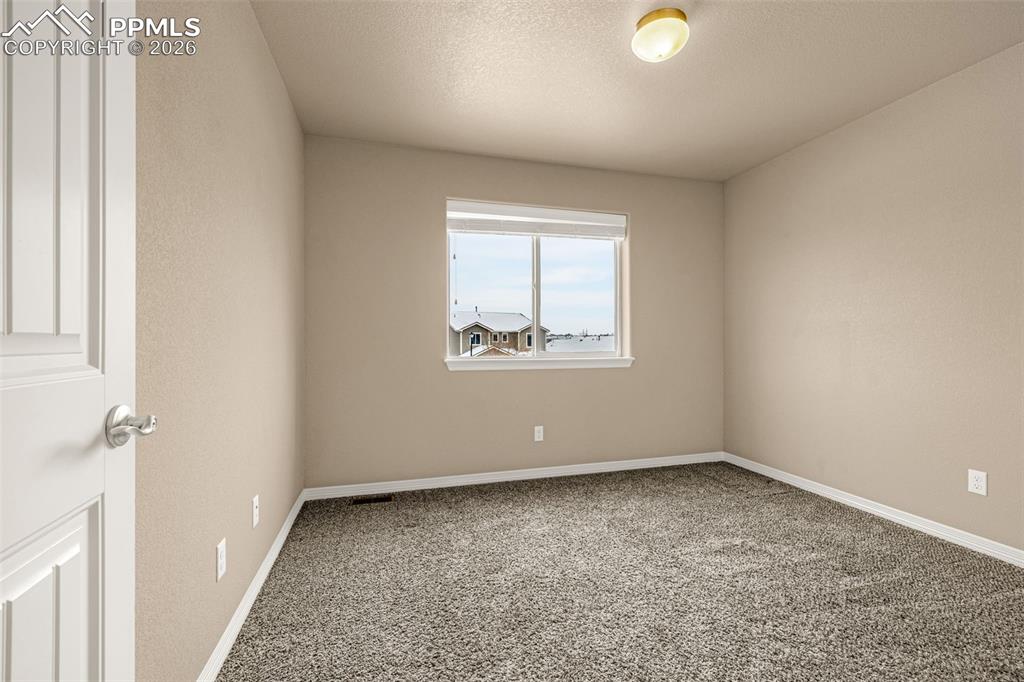 Image 28 of 32: Bedroom