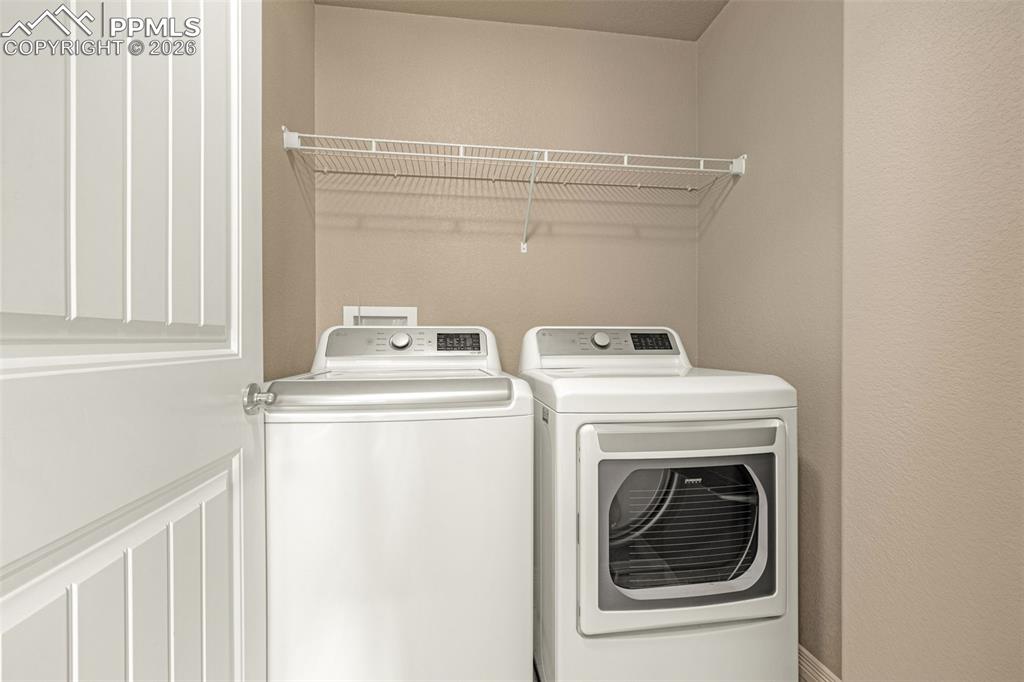 Image 29 of 32: Laundry