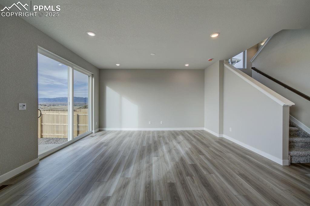 Image 15 of 45: Living Room