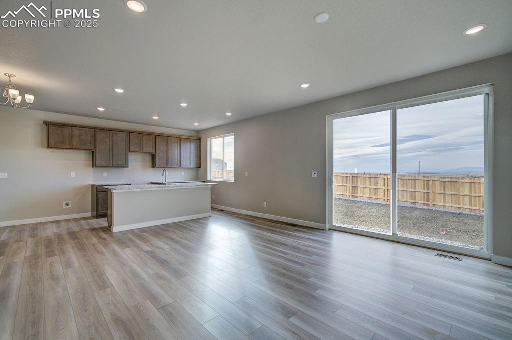 Image 16 of 45: Kitchen