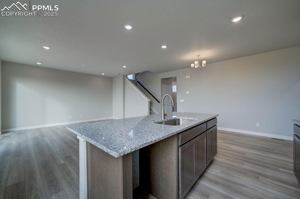 Image 17 of 45: Kitchen