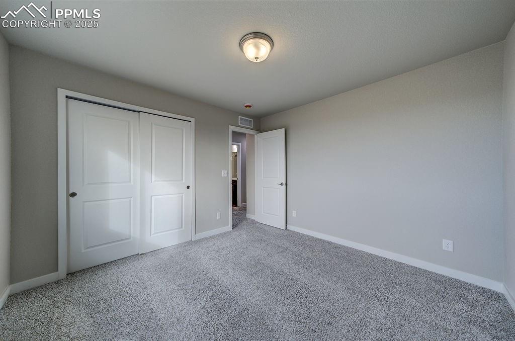 Image 33 of 45: Bedroom