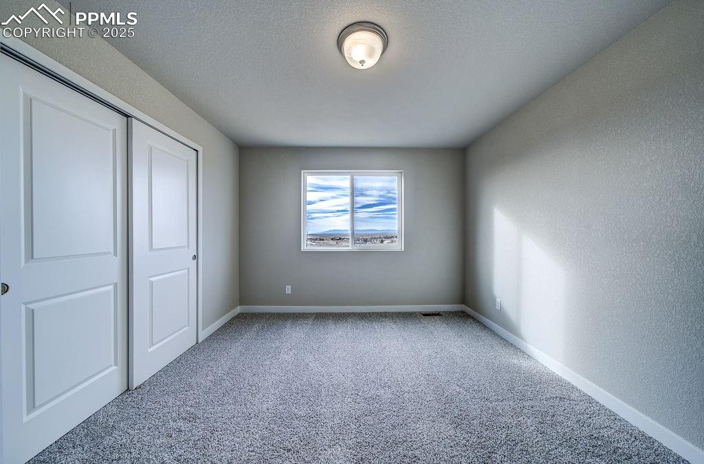 Image 37 of 45: Bedroom