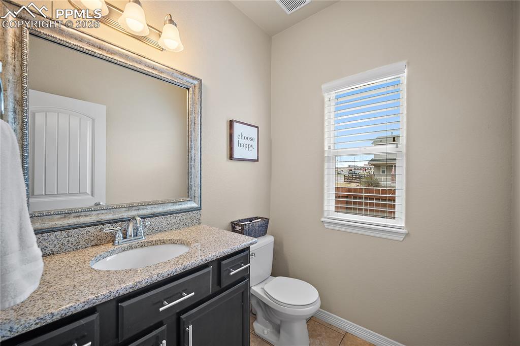 Image 11 of 50: Bathroom