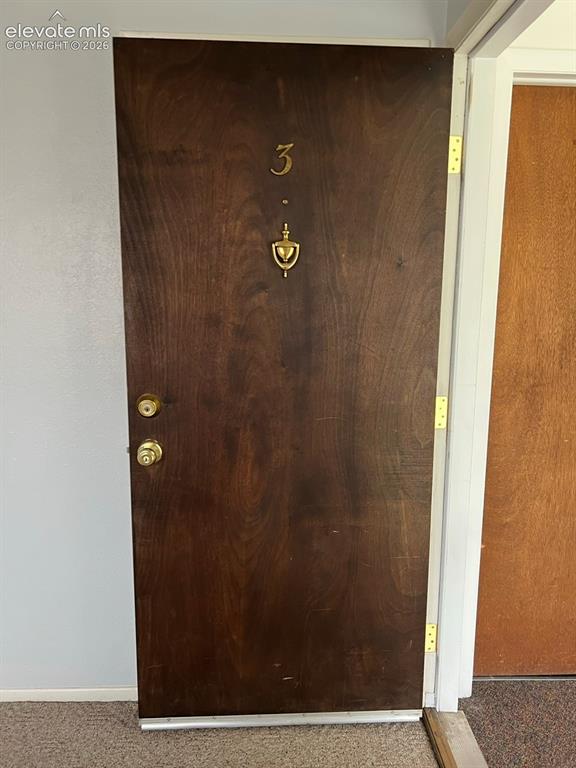 Image 4 of 21: Entry