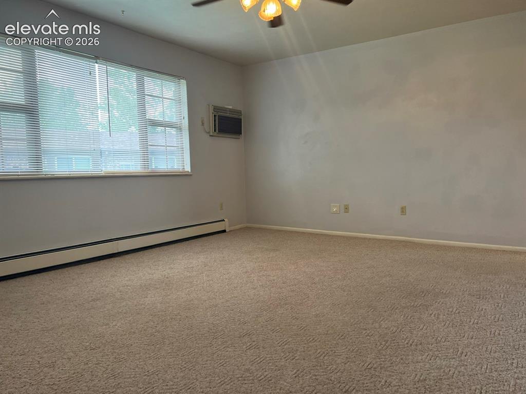 Image 7 of 21: Living Room