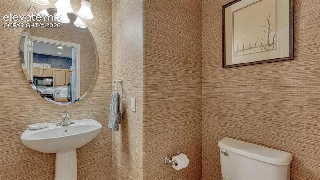 Image 11 of 23: Bathroom