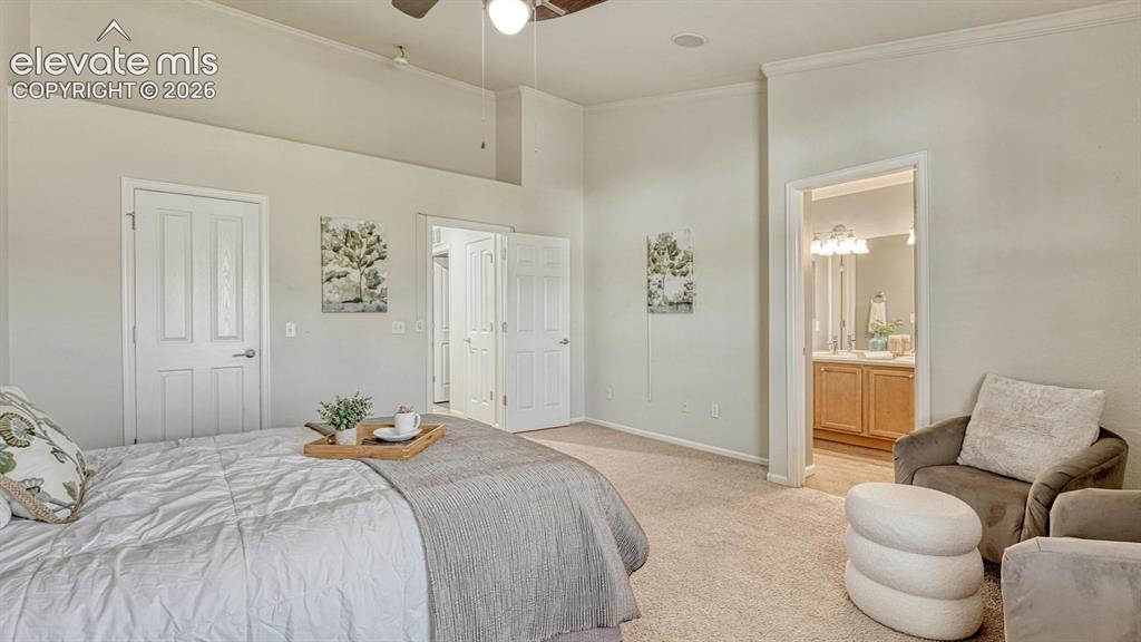 Image 14 of 23: Bedroom