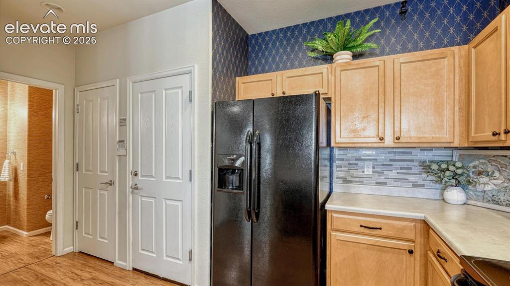 Image 8 of 23: Kitchen