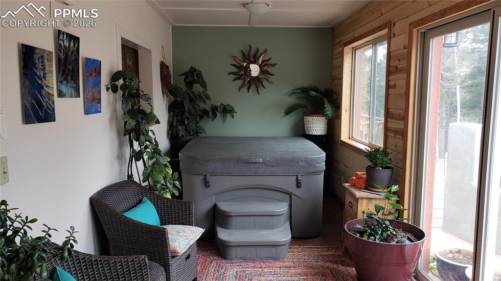 Image 19 of 30: East Wing Sun Room and Spa