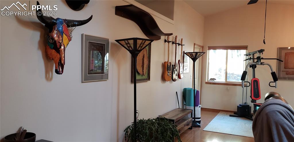 Image 23 of 30: West Wing LR