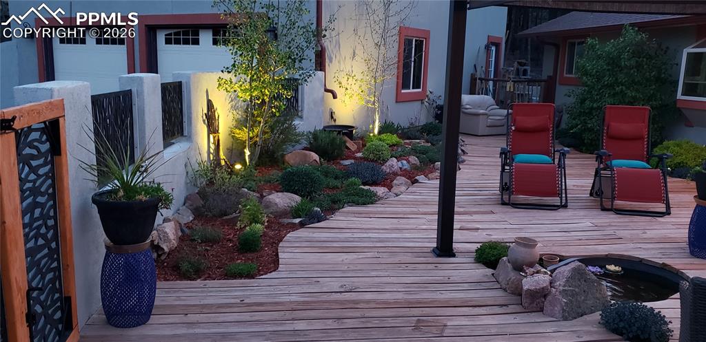 Image 25 of 30: Summer Courtyard