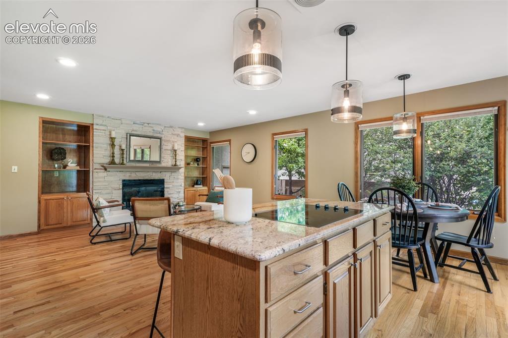 Image 17 of 49: Kitchen