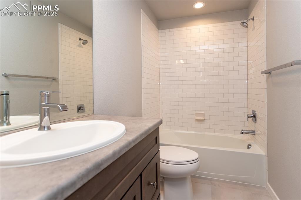 Image 22 of 38: Main Lvl Bathroom