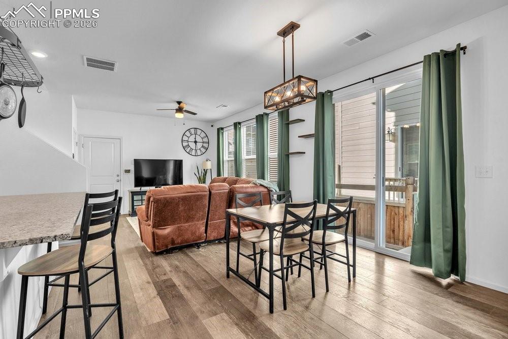 Image 12 of 42: Dining Area