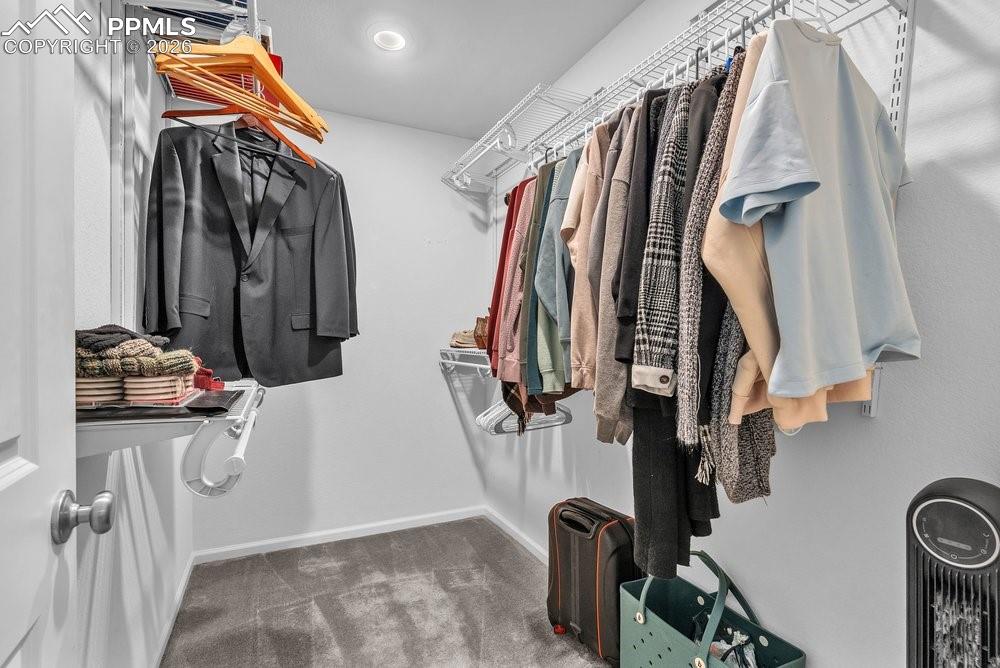 Image 28 of 42: Closet