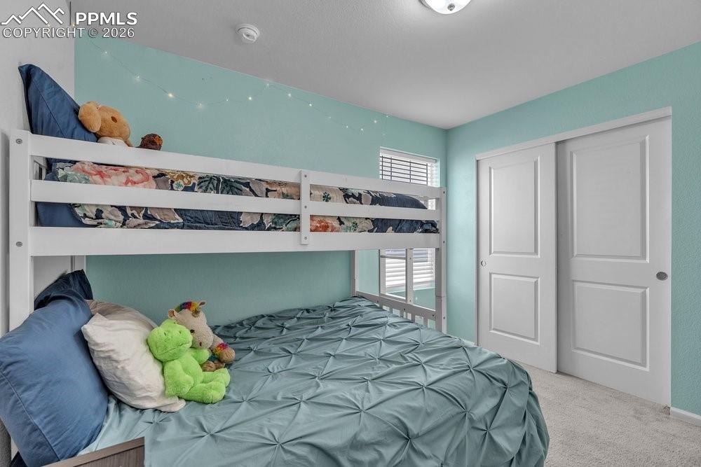 Image 31 of 42: Bedroom