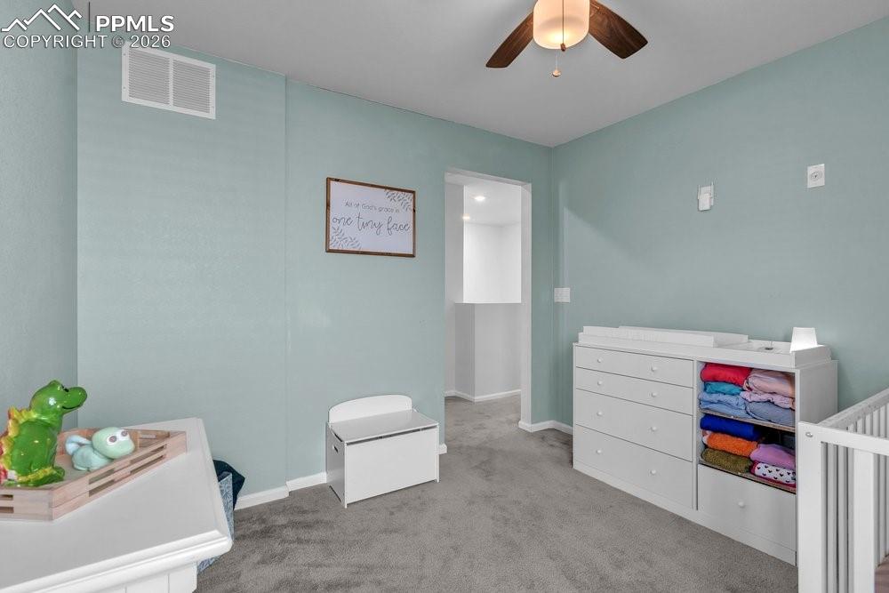 Image 35 of 42: Bedroom