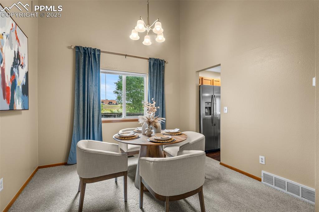 Image 11 of 45: Dining Area