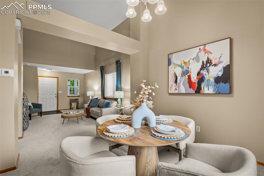 Image 13 of 45: Dining Area