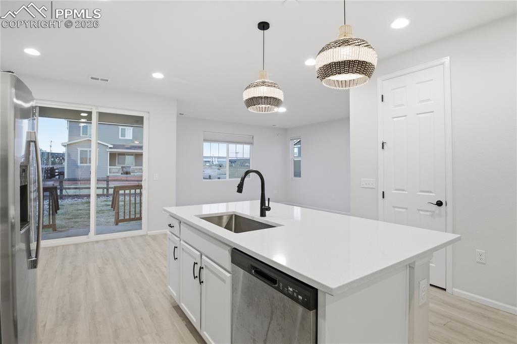 Image 12 of 32: Kitchen