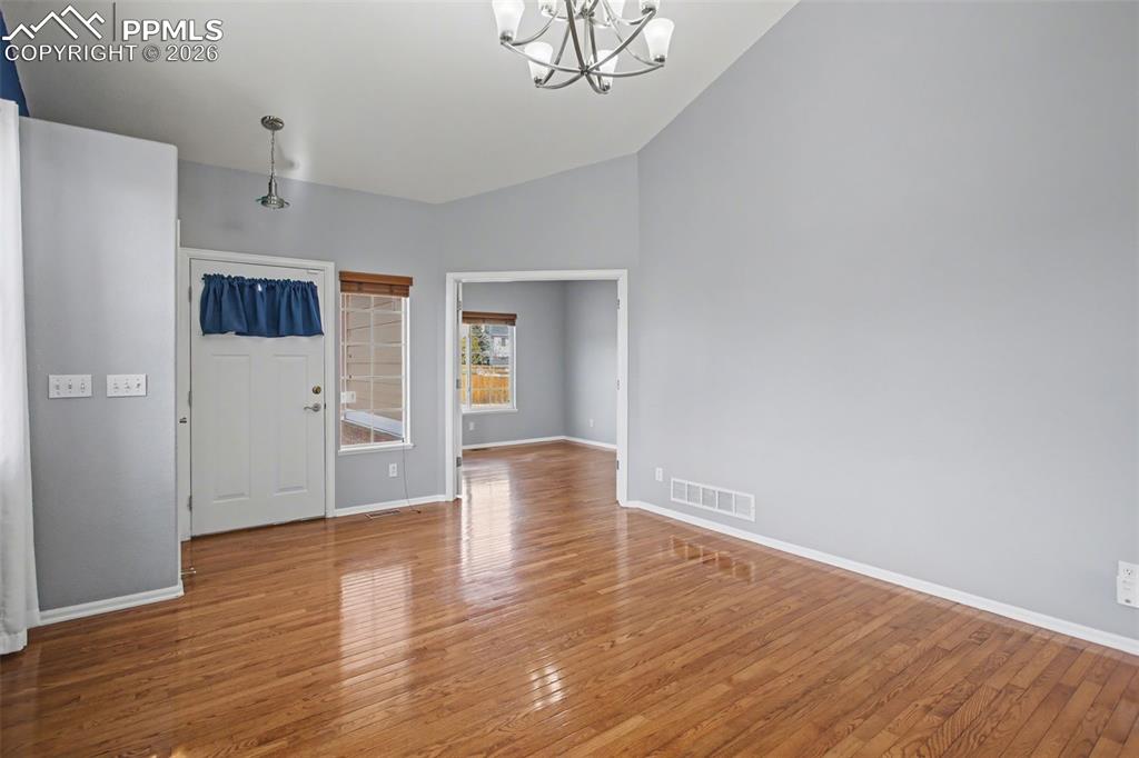 Image 8 of 32: Entry