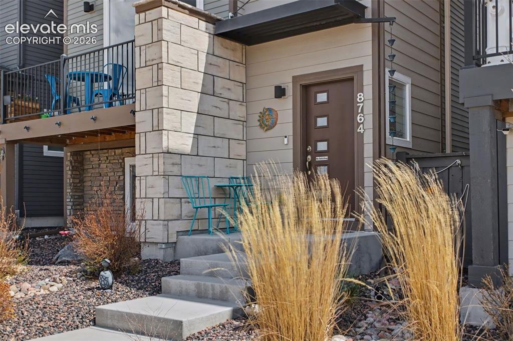 Image 6 of 37: Entry