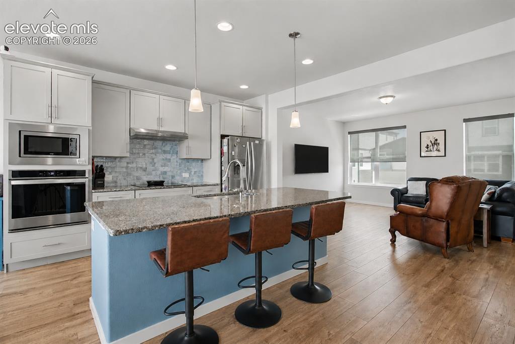 Image 8 of 37: Kitchen